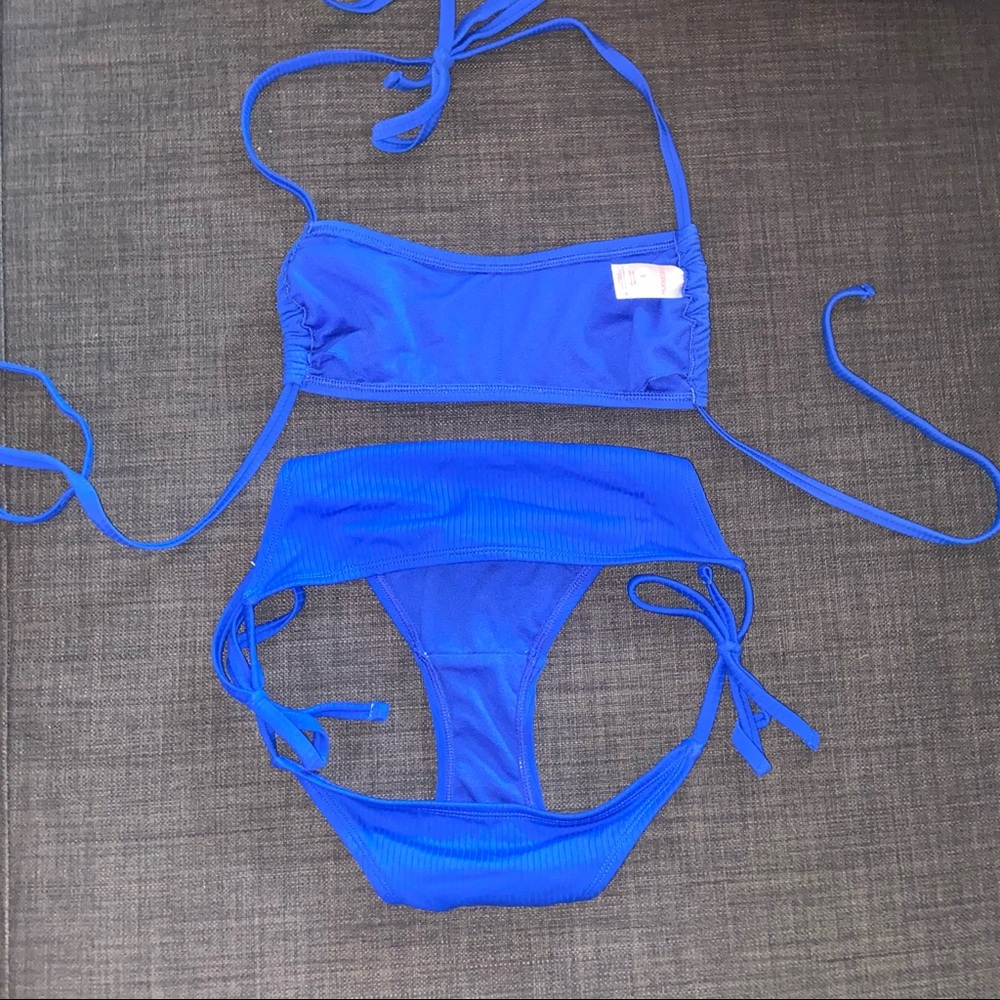 Blue bikini - Picture 3 of 8